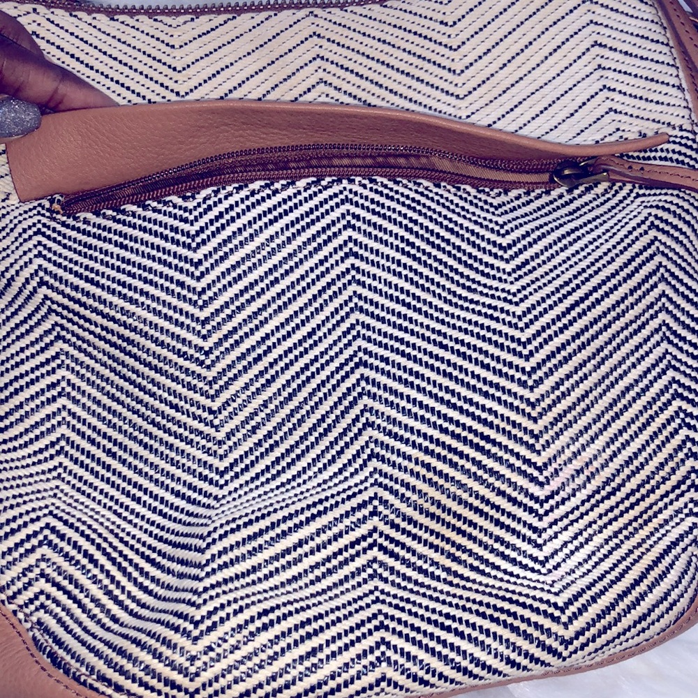 FOSSIL CROSSBODY - Picture 6 of 15